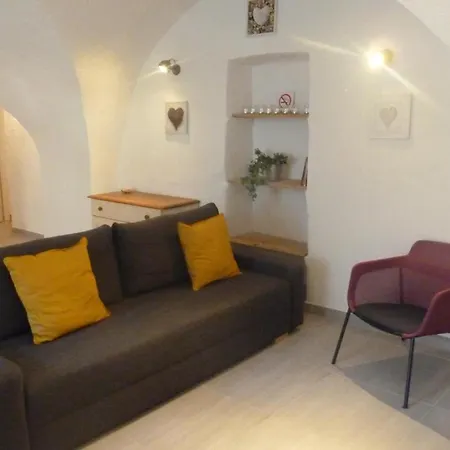 Apartman Confort 2-4 *