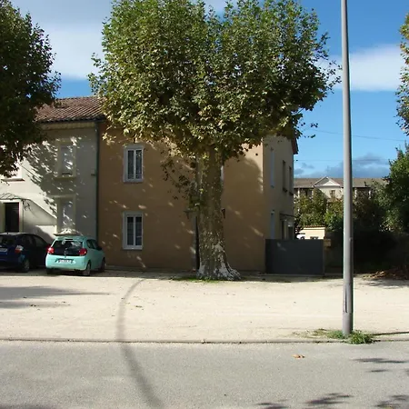 Confort 2-4 Apartman Joyeuse